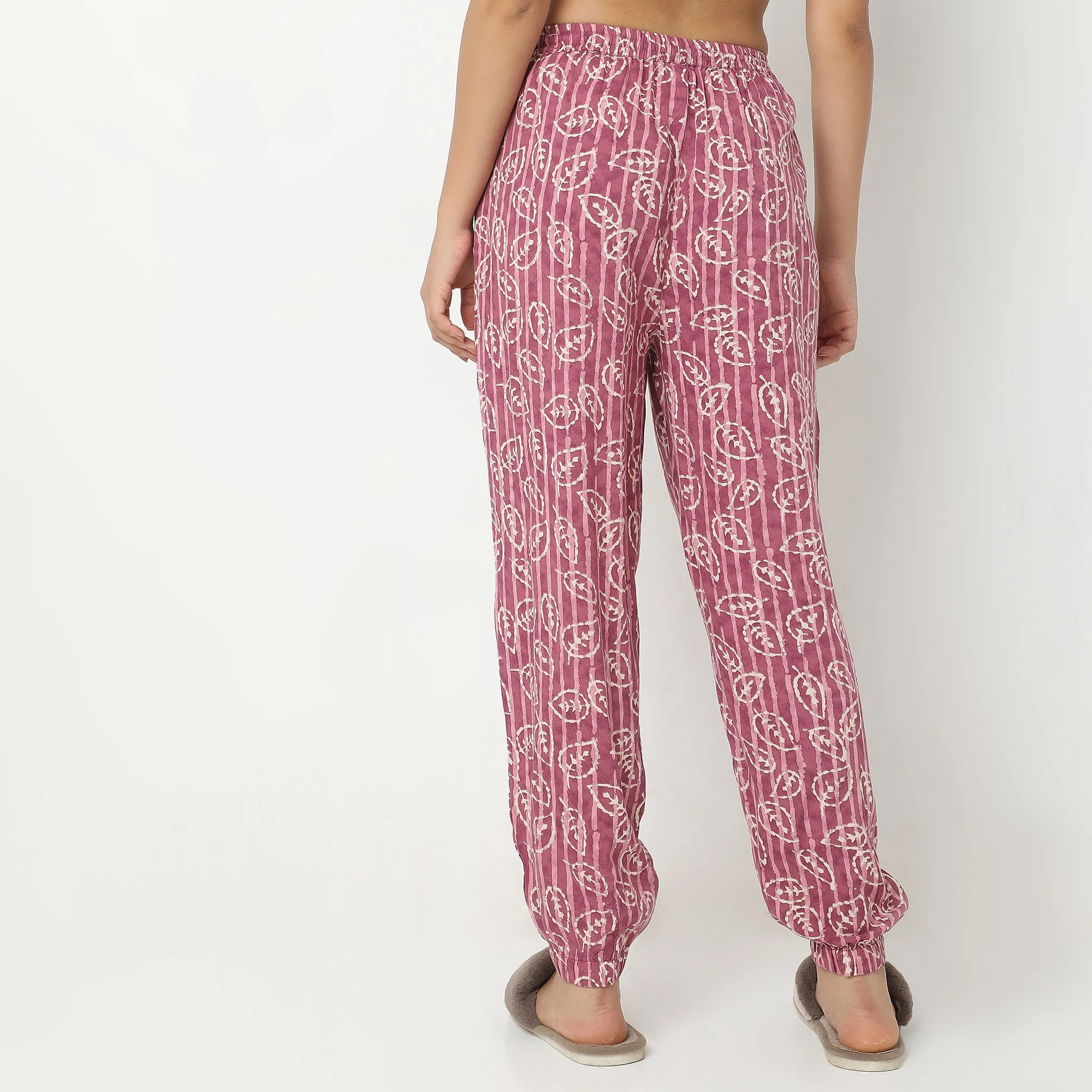 Regular Fit Printed Mid Rise Lounge Joggers